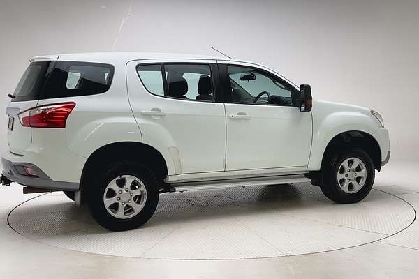 2017 Isuzu MU-X LS-M thumb-2