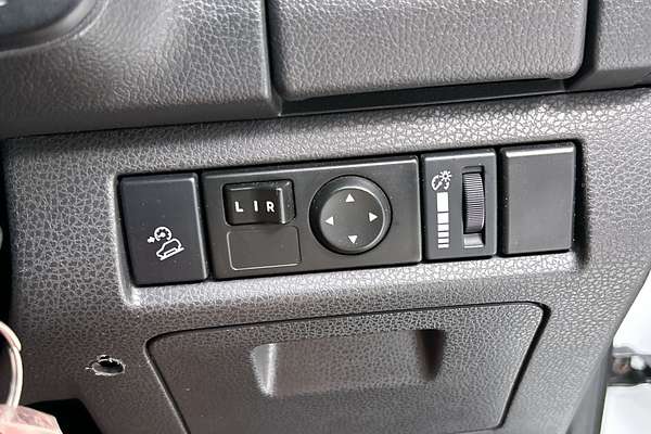 2017 Isuzu MU-X LS-M thumb-17