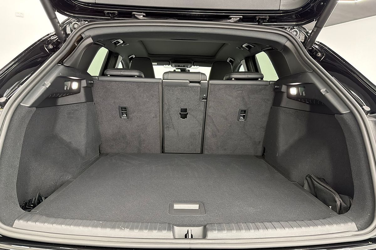 2024 Audi Q4 e-tron 55 F4