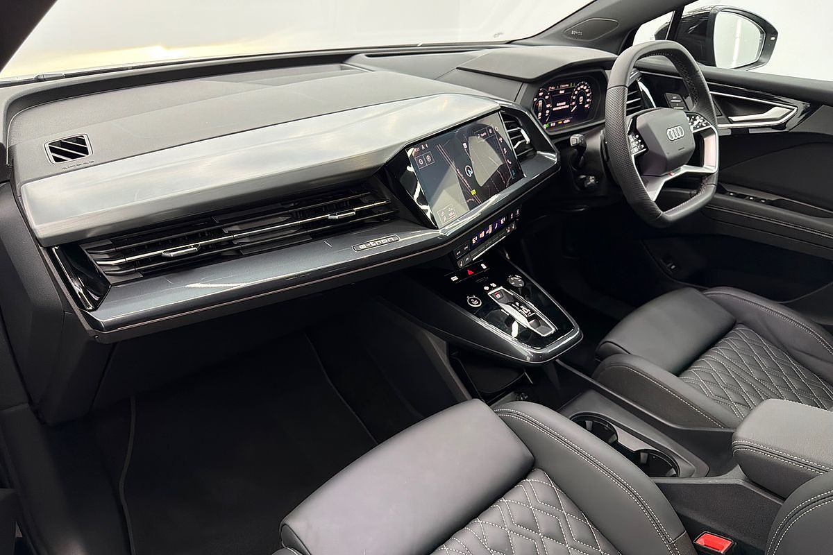 2024 Audi Q4 e-tron 55 F4