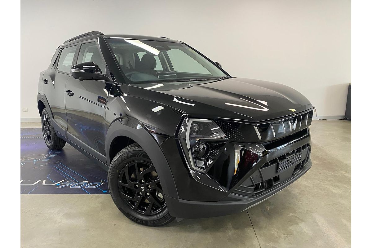 2025 Mahindra XUV3XO AX5L