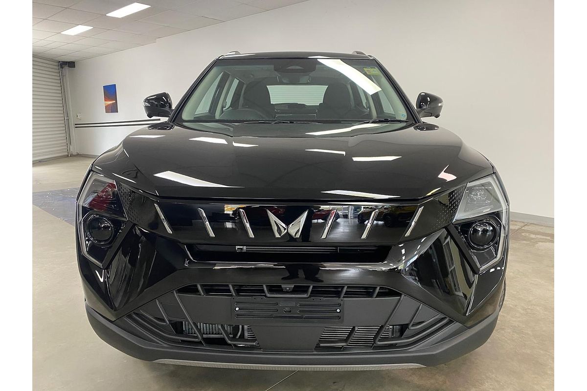 2025 Mahindra XUV3XO AX5L