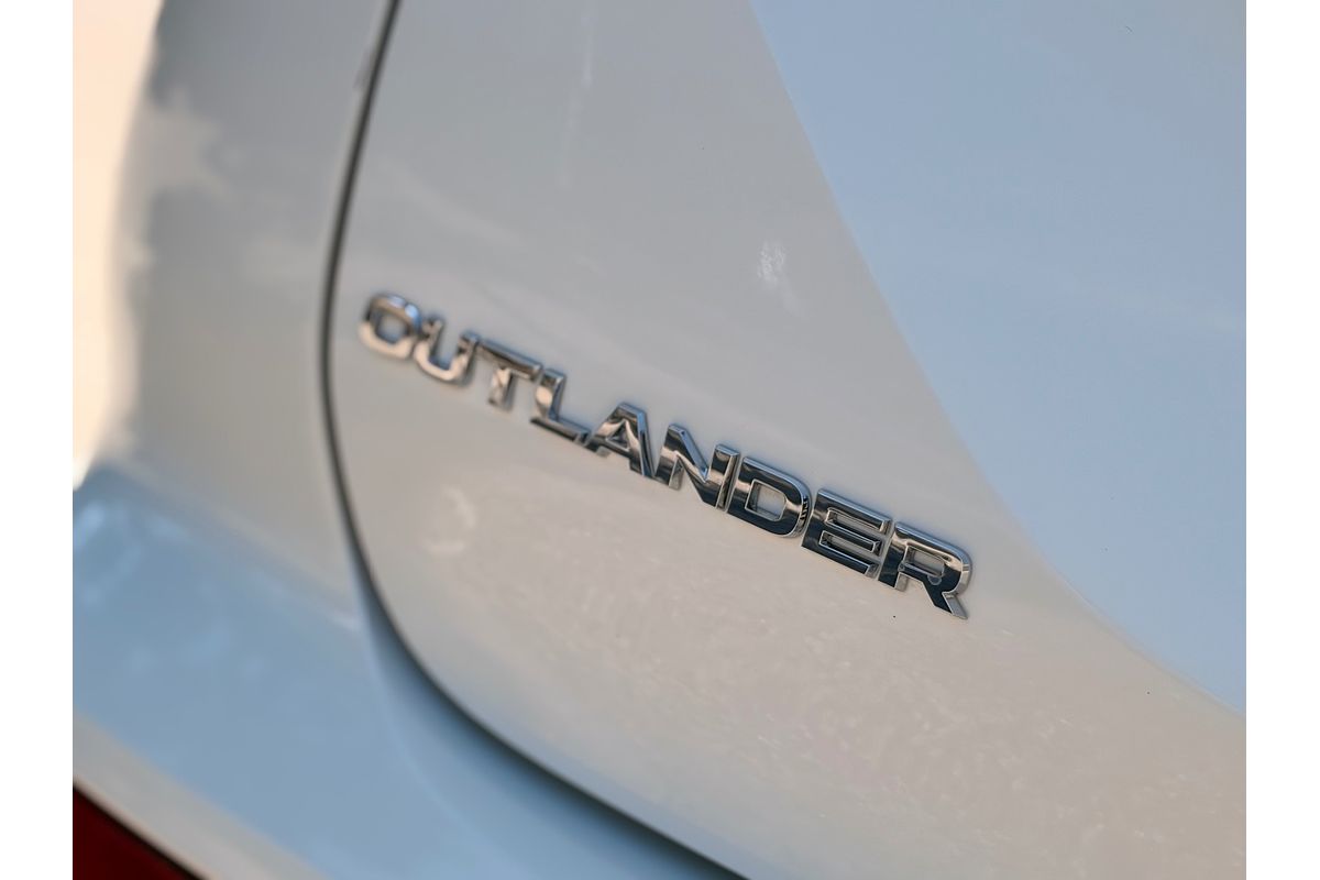 2024 Mitsubishi Outlander ES ZM