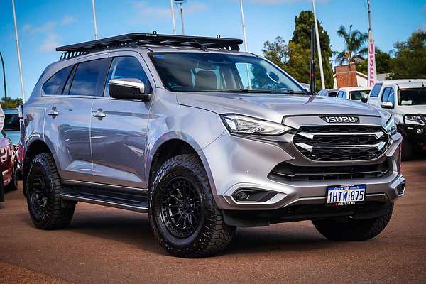 2022 Isuzu MU-X LS-T