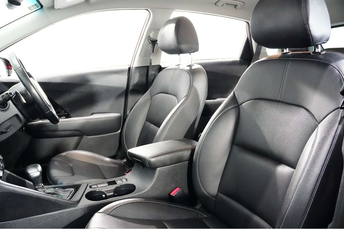 2021 Kia Niro Hybrid Sport DE