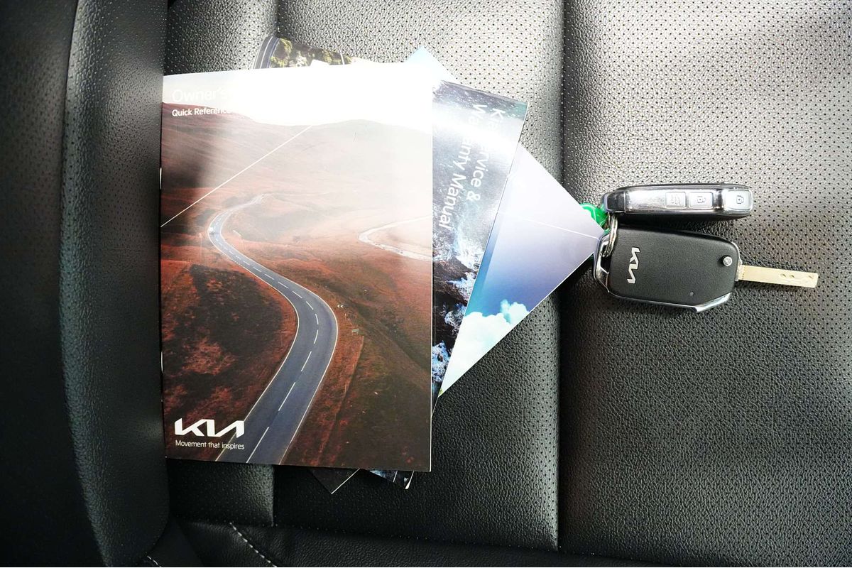 2021 Kia Niro Hybrid Sport DE