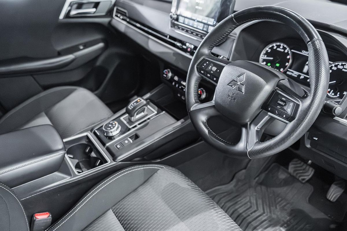 2021 Mitsubishi Outlander LS ZM