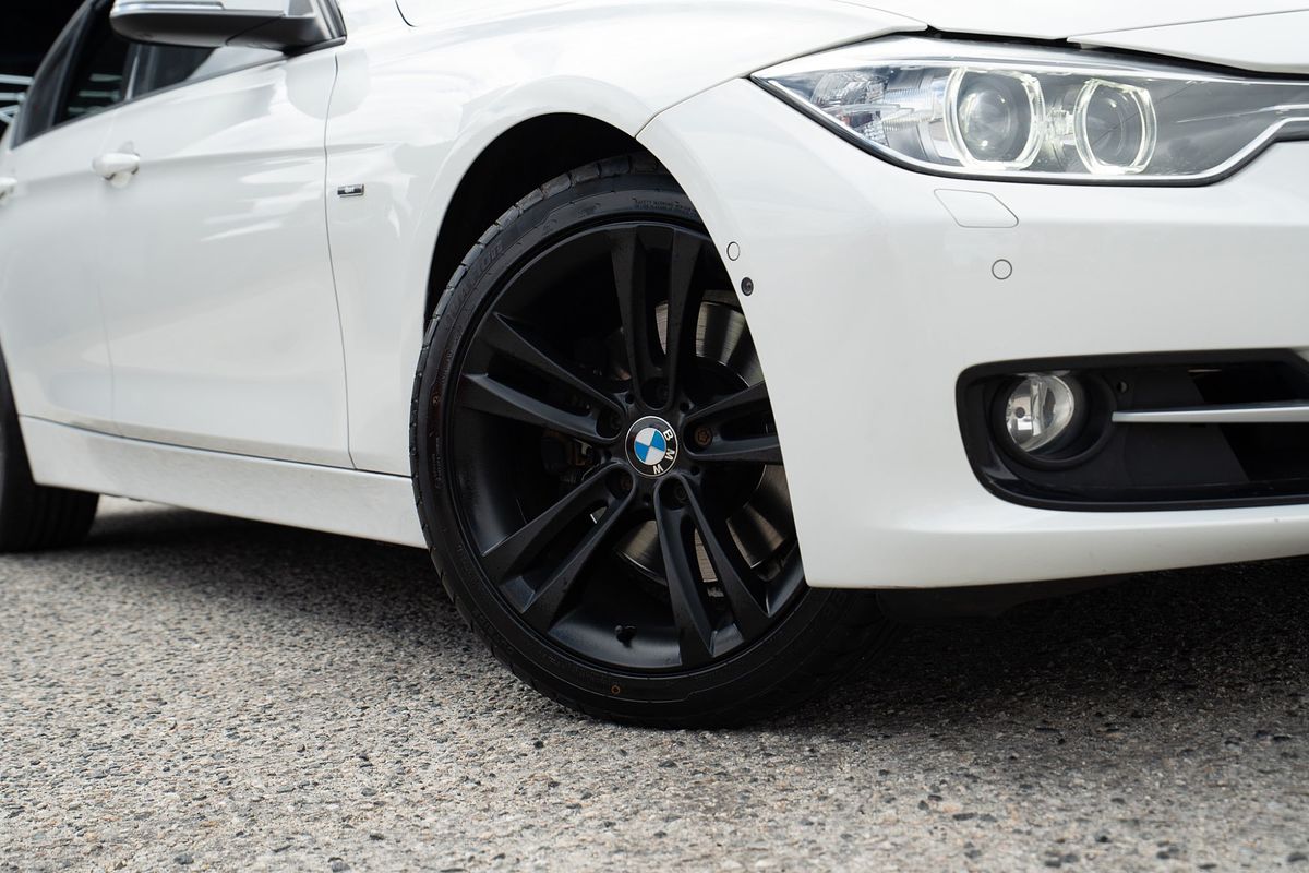 2014 BMW 3 Series 328i Luxury Line F30