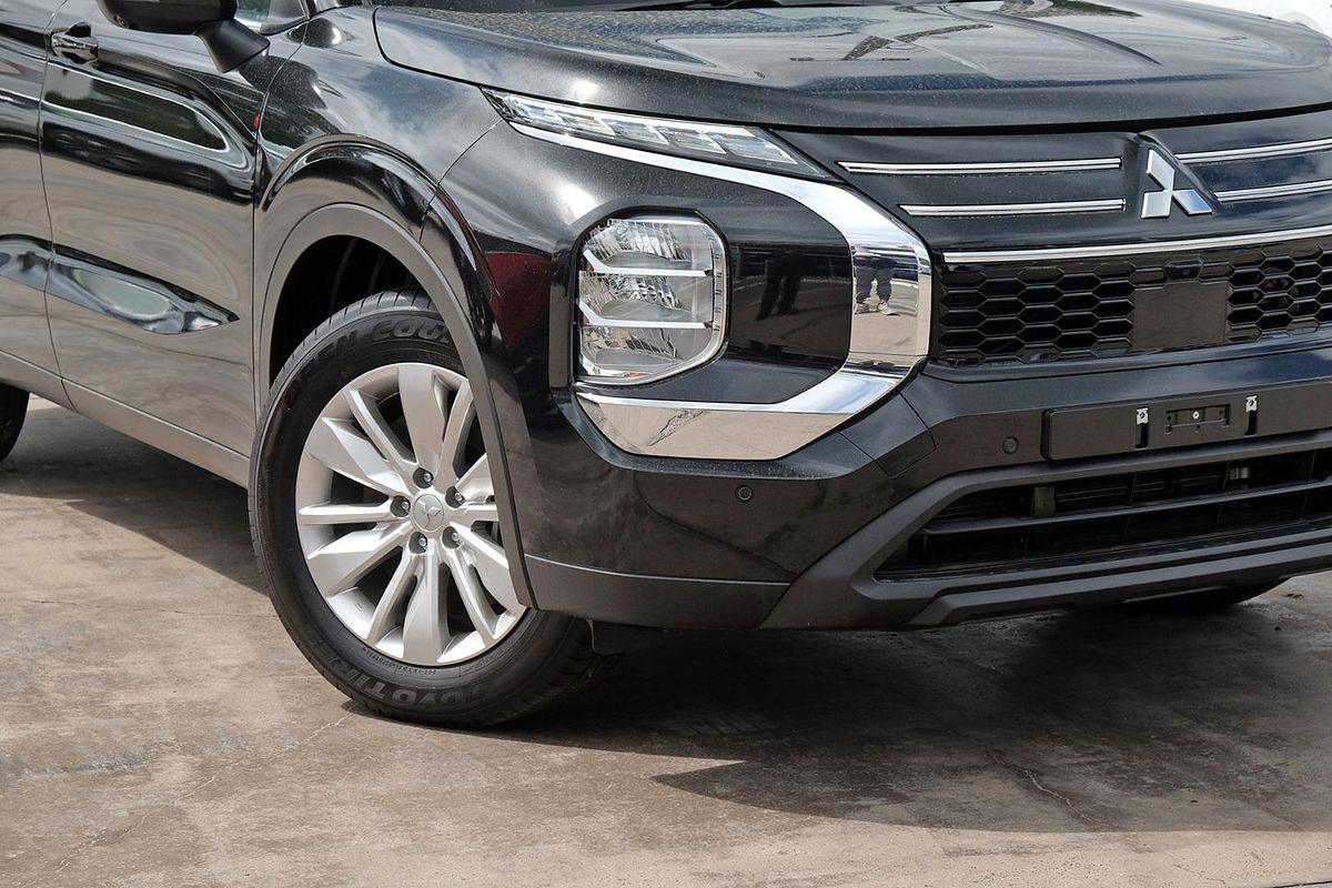 2025 Mitsubishi Outlander ES ZM