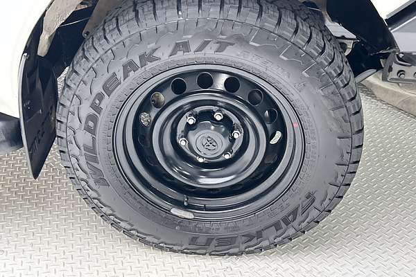 2022 Toyota Hilux SR GUN126R 4X4 thumb-9