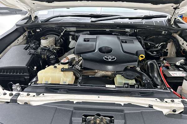 2022 Toyota Hilux SR GUN126R 4X4 thumb-10