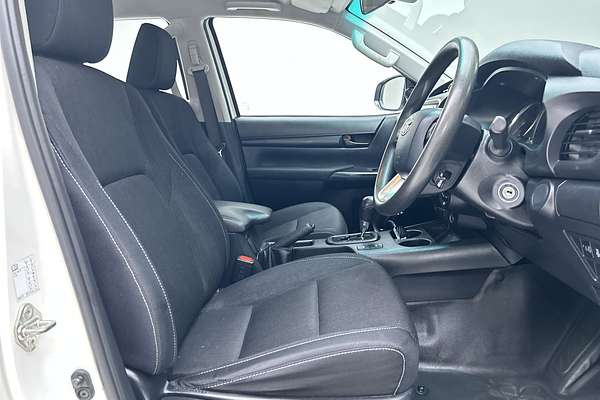 2022 Toyota Hilux SR GUN126R 4X4 thumb-12