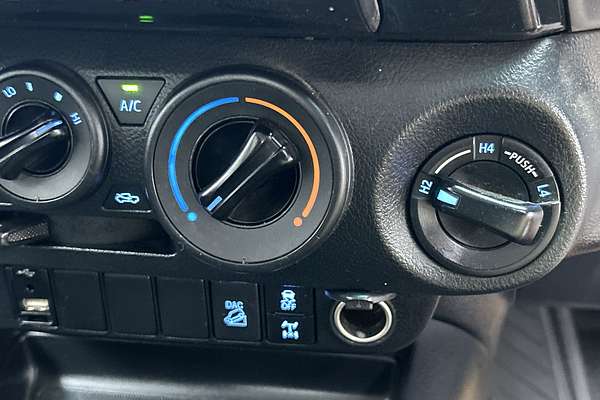 2022 Toyota Hilux SR GUN126R 4X4 thumb-16