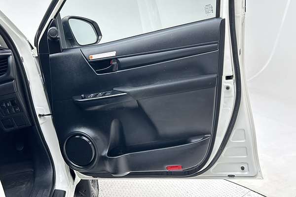 2022 Toyota Hilux SR GUN126R 4X4 thumb-18