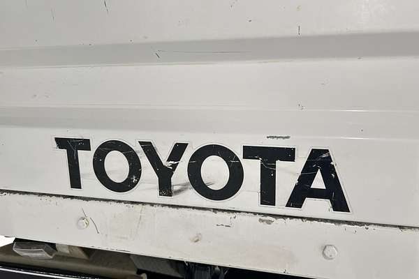 2022 Toyota Hilux SR GUN126R 4X4 thumb-21