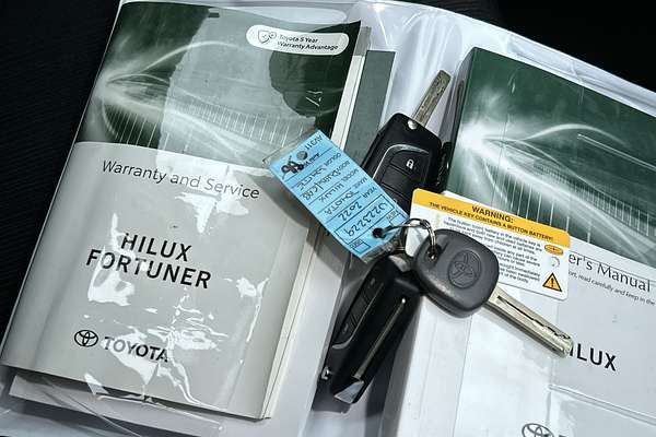 2022 Toyota Hilux SR GUN126R 4X4 thumb-22