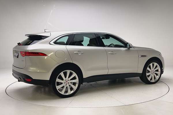 2016 Jaguar F-PACE 30d Prestige X761 thumb-2