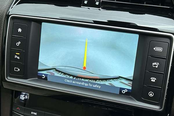 2016 Jaguar F-PACE 30d Prestige X761 thumb-15