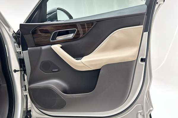 2016 Jaguar F-PACE 30d Prestige X761 thumb-18