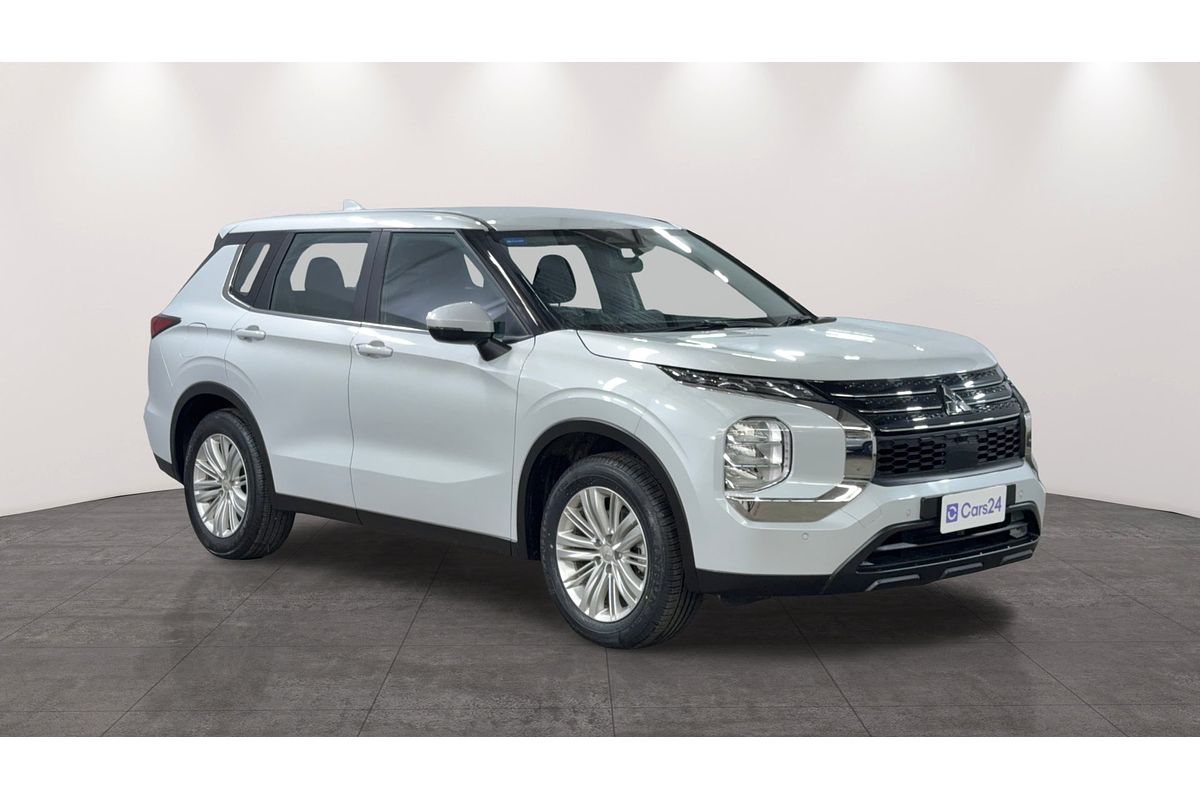 2024 Mitsubishi Outlander ES ZM