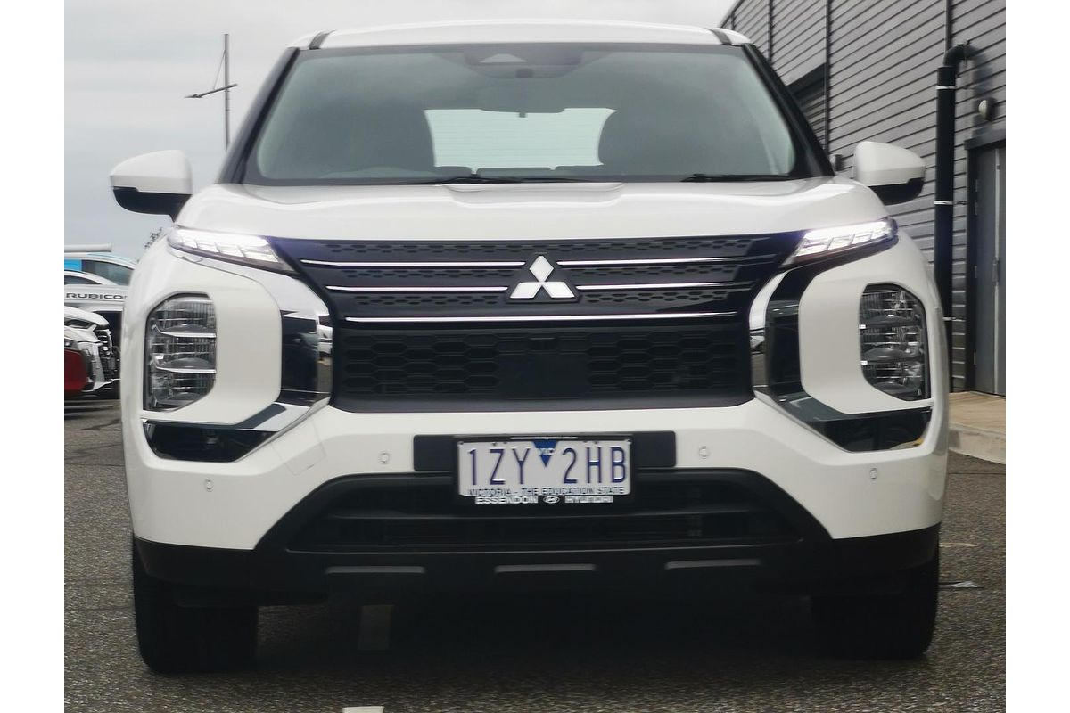 2024 Mitsubishi Outlander ES ZM