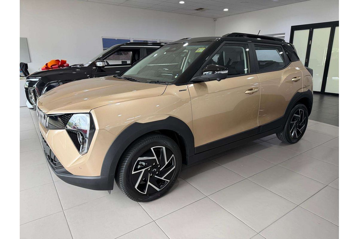 2025 Mahindra XUV3XO AX7L
