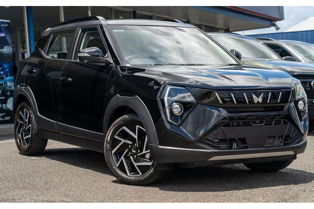 2025 Mahindra XUV3XO AX7L
