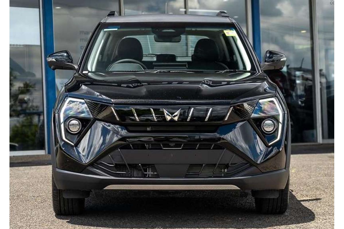 2025 Mahindra XUV3XO AX7L