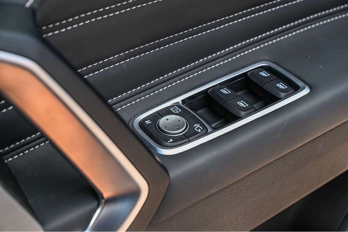 2025 LDV D90 Executive SV9A