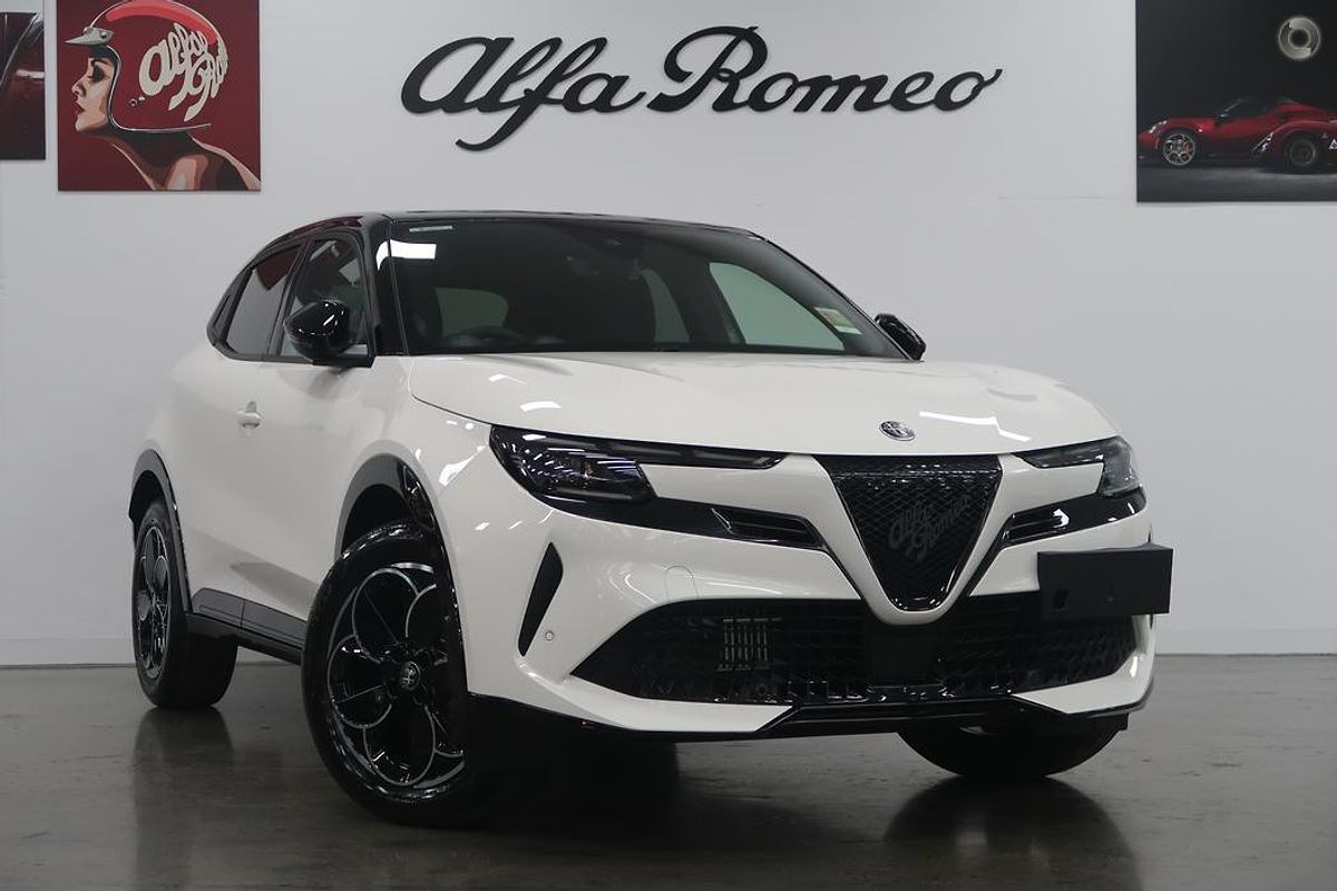 2026 Alfa Romeo Junior Ibrida Series 1