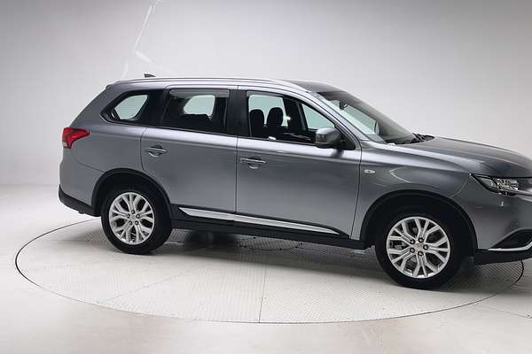 2019 Mitsubishi Outlander ES ZL thumb-3