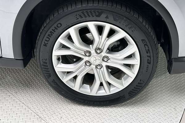 2019 Mitsubishi Outlander ES ZL thumb-9