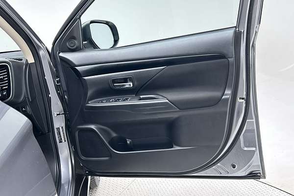 2019 Mitsubishi Outlander ES ZL thumb-18