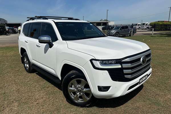 2024 Toyota Landcruiser Sahara FJA300R