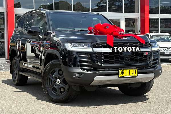 2025 Toyota Landcruiser GR Sport FJA300R