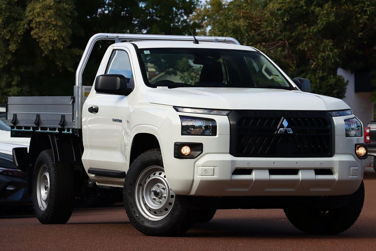 2025 Mitsubishi Triton GLX MV 4X4