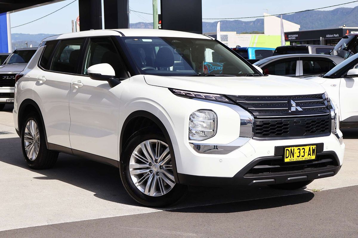 2024 Mitsubishi Outlander ES ZM