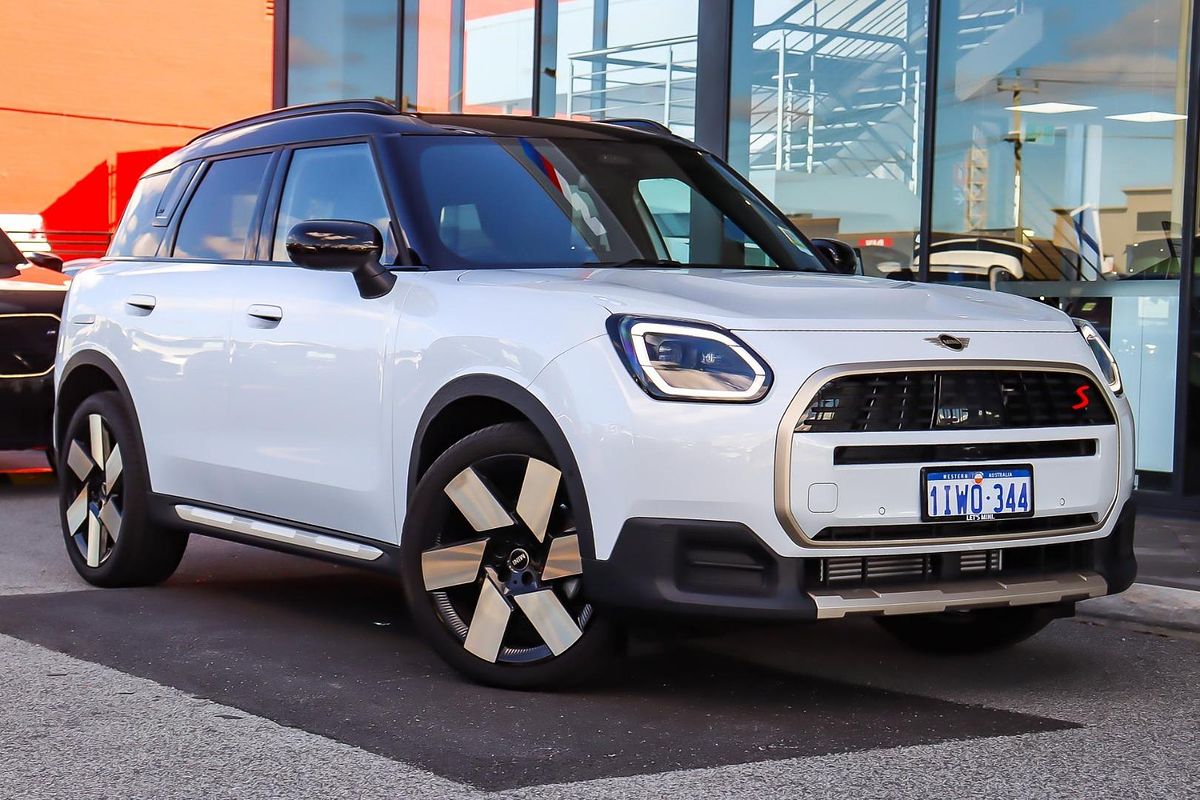 2025 MINI Countryman S Favoured U25