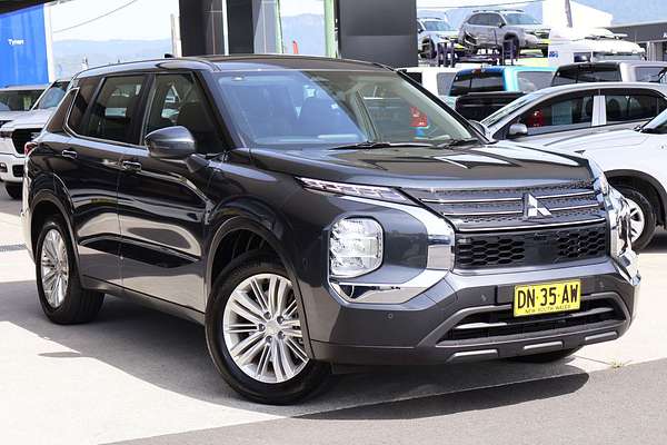 2024 Mitsubishi Outlander ES ZM