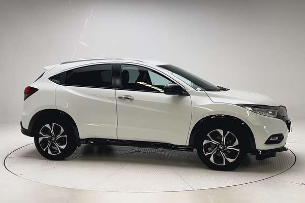 2018 Honda HR-V RS thumb-3
