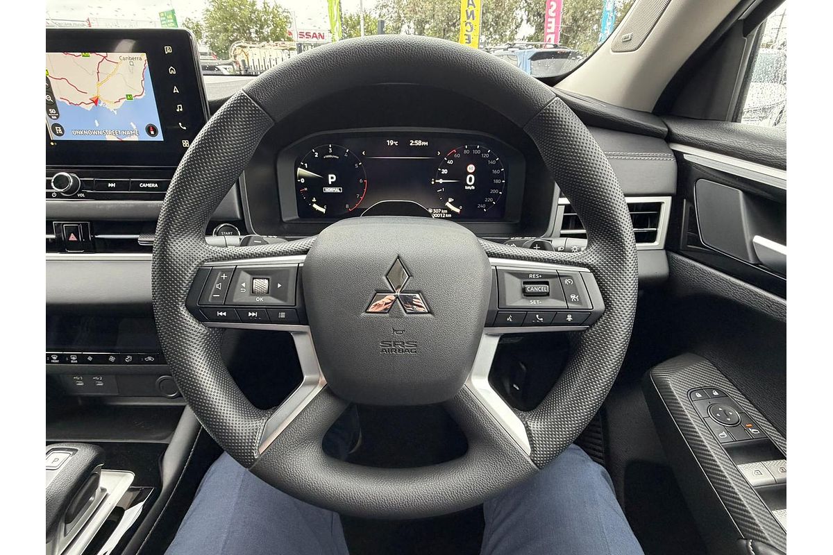 2025 Mitsubishi Outlander ES ZM