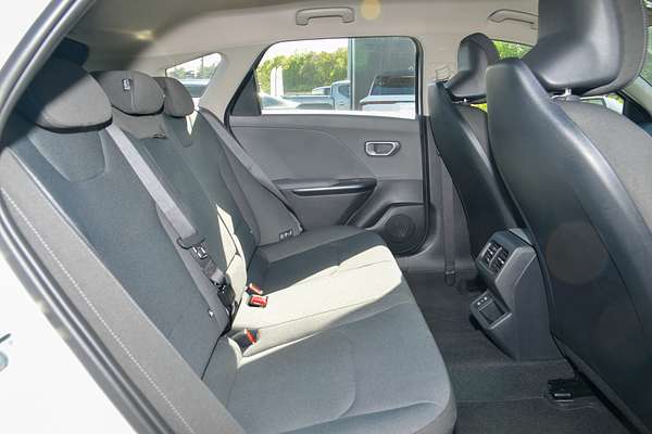 2025 Kia K4 S CL4m thumb-8