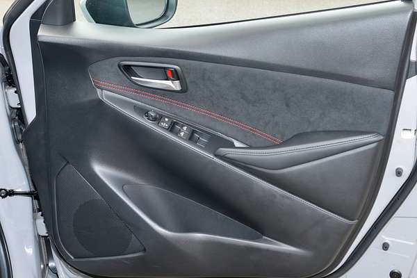 2025 Mazda 2 G15 GT DL Series thumb-16