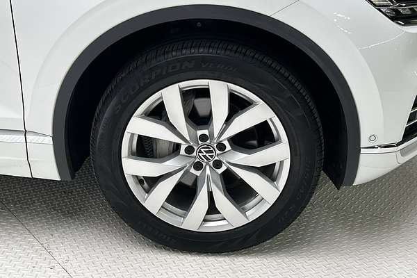 2021 Volkswagen Touareg 210TDI Elegance CR thumb-9