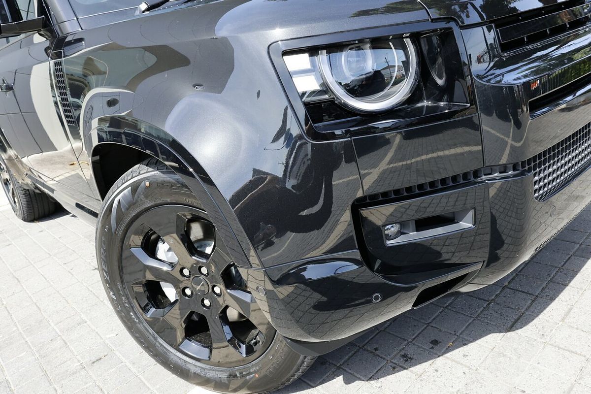 2025 Land Rover Defender 130 D350 X-Dynamic SE L663