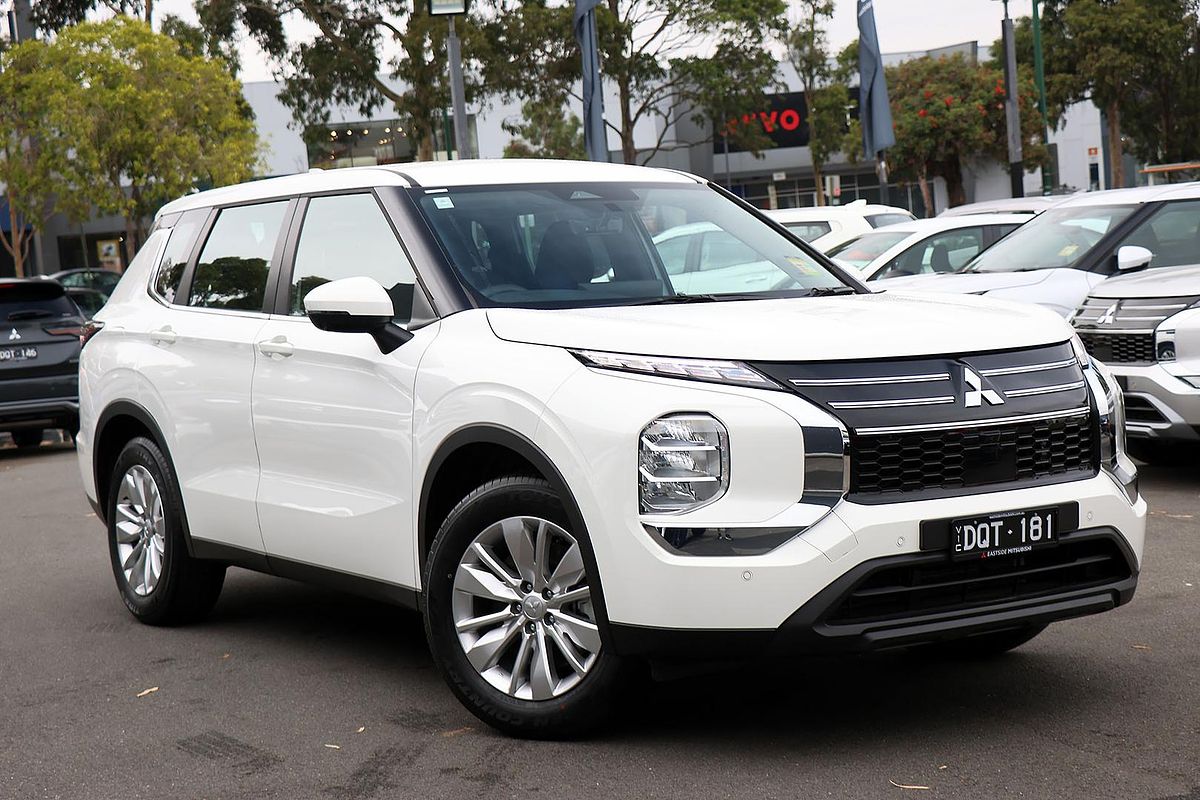 2025 Mitsubishi Outlander ES ZM