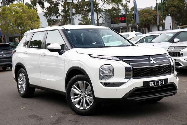 2025 Mitsubishi Outlander ES ZM