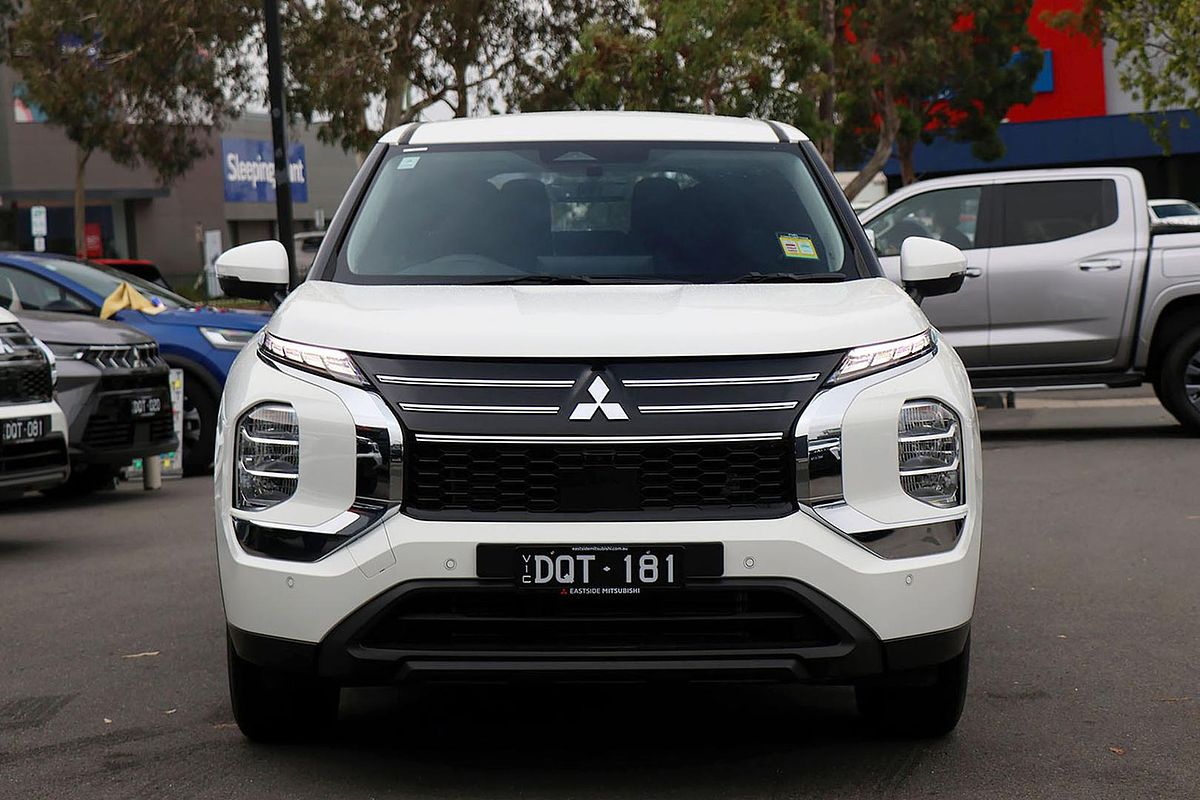 2025 Mitsubishi Outlander ES ZM