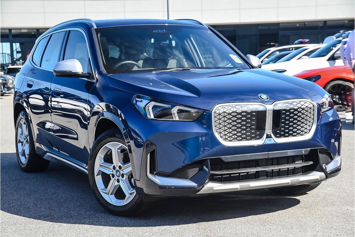 2025 BMW iX1 eDrive20 xLine U11