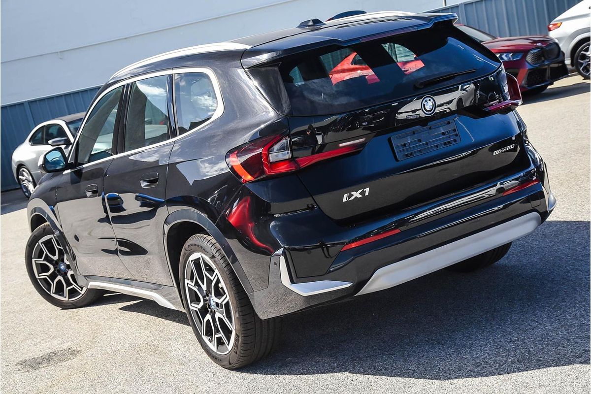 2025 BMW iX1 eDrive20 xLine U11